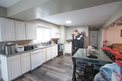 Lexington apartments for rent - Property image - 804 Golfview Drive - 2