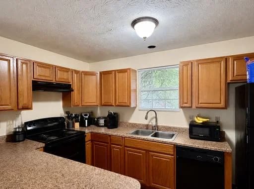Lexington apartments for rent - Property image - 424 Woodland Avenue - 3