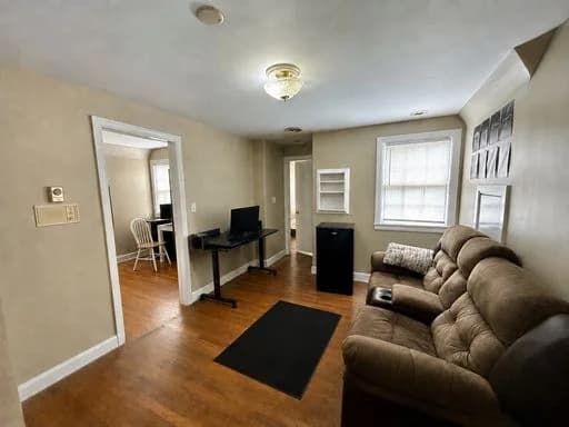 Lexington apartments for rent - Property image - 730 Golfview Drive - 3