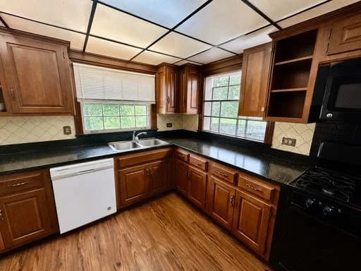 Lexington apartments for rent - Property image - 730 Golfview Drive - 2