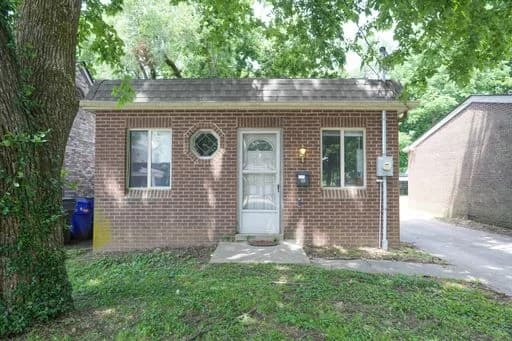 Lexington apartments for rent - Property image - 729 Golfview Drive - 1