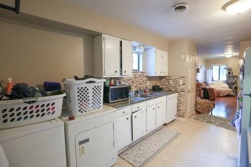 Lexington apartments for rent - Property image - 729 Golfview Drive - 2
