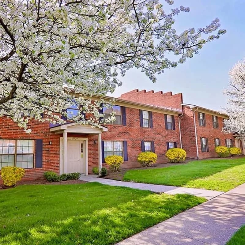 Lexington apartments for rent - Property image - Cove Lake Village - 2