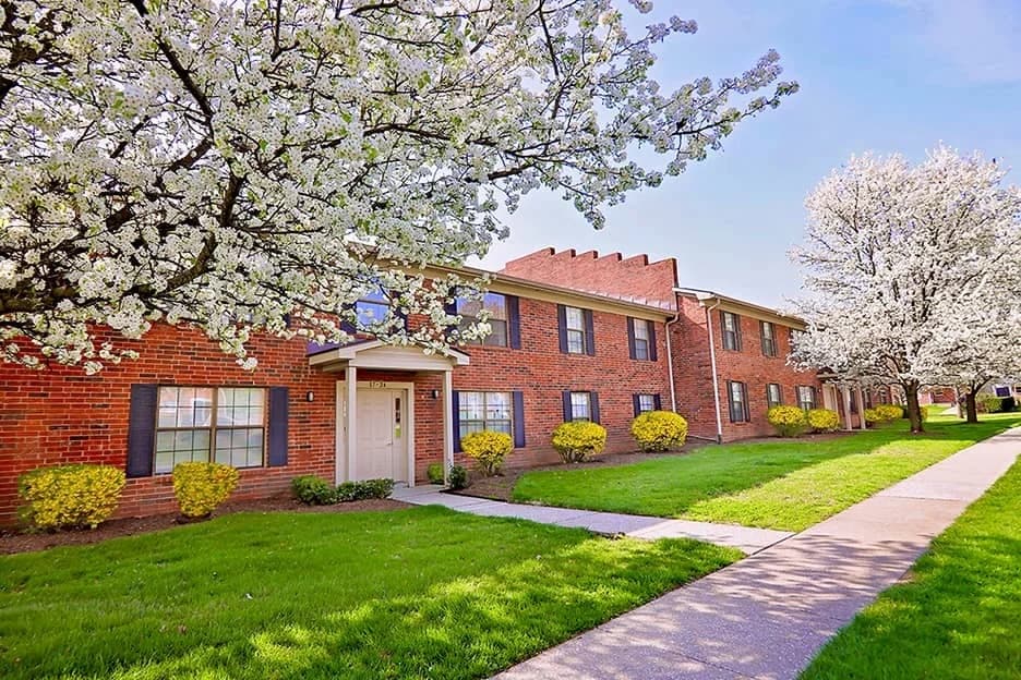 Lexington apartments for rent - Property image - Cove Lake Village - 1