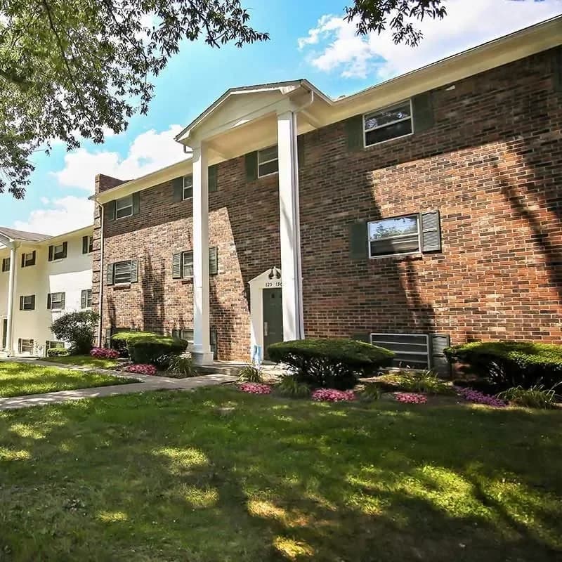 Lexington apartments for rent - Property image - Gatehouse Apartments - 1