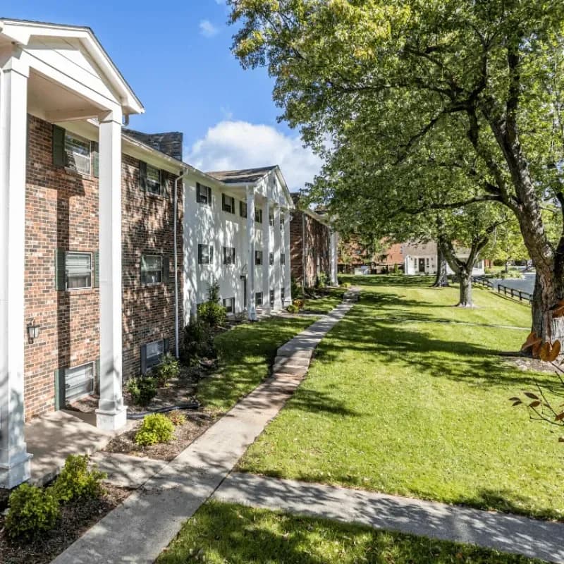 Lexington apartments for rent - Property image - Gatehouse Apartments - 2