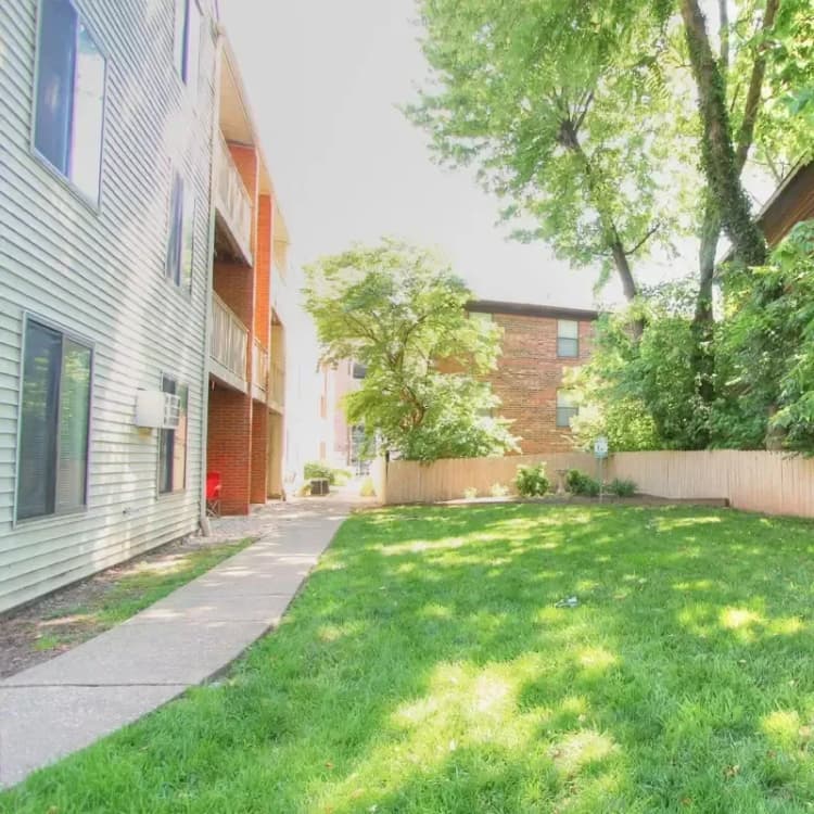 Lexington apartments for rent - image - Limestone Square & Medical Villas Apartments -_ (8).webp