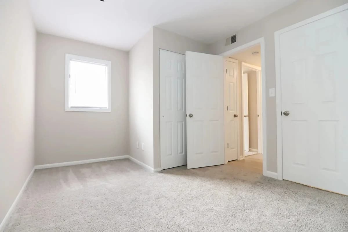 Lexington apartments for rent - image - Limestone Square & Medical Villas Apartments -_ (2).jpg