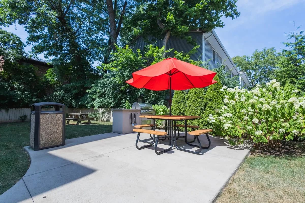 Lexington apartments for rent - image - Limestone Square & Medical Villas Apartments -_ (4).jpg