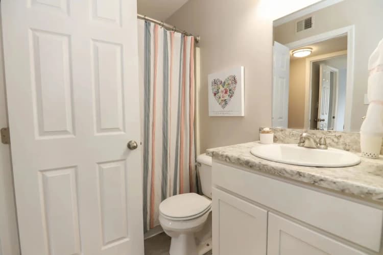 Lexington apartments for rent - image - Limestone Square & Medical Villas Apartments -_ (1).jpg