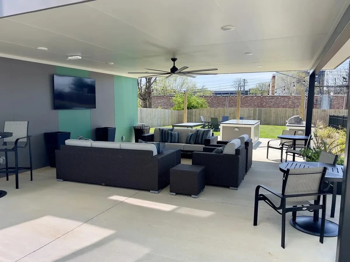 Lexington apartments for rent - Property image - Studios 340 - 2