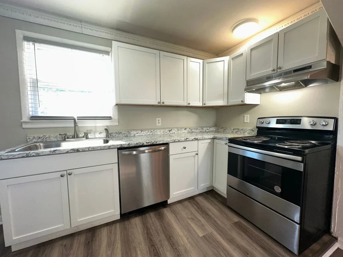 Lexington apartments for rent - Property image - 907 Charles Ave. - 2