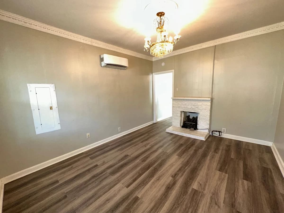 Lexington apartments for rent - Property image - 907 Charles Ave. - 2