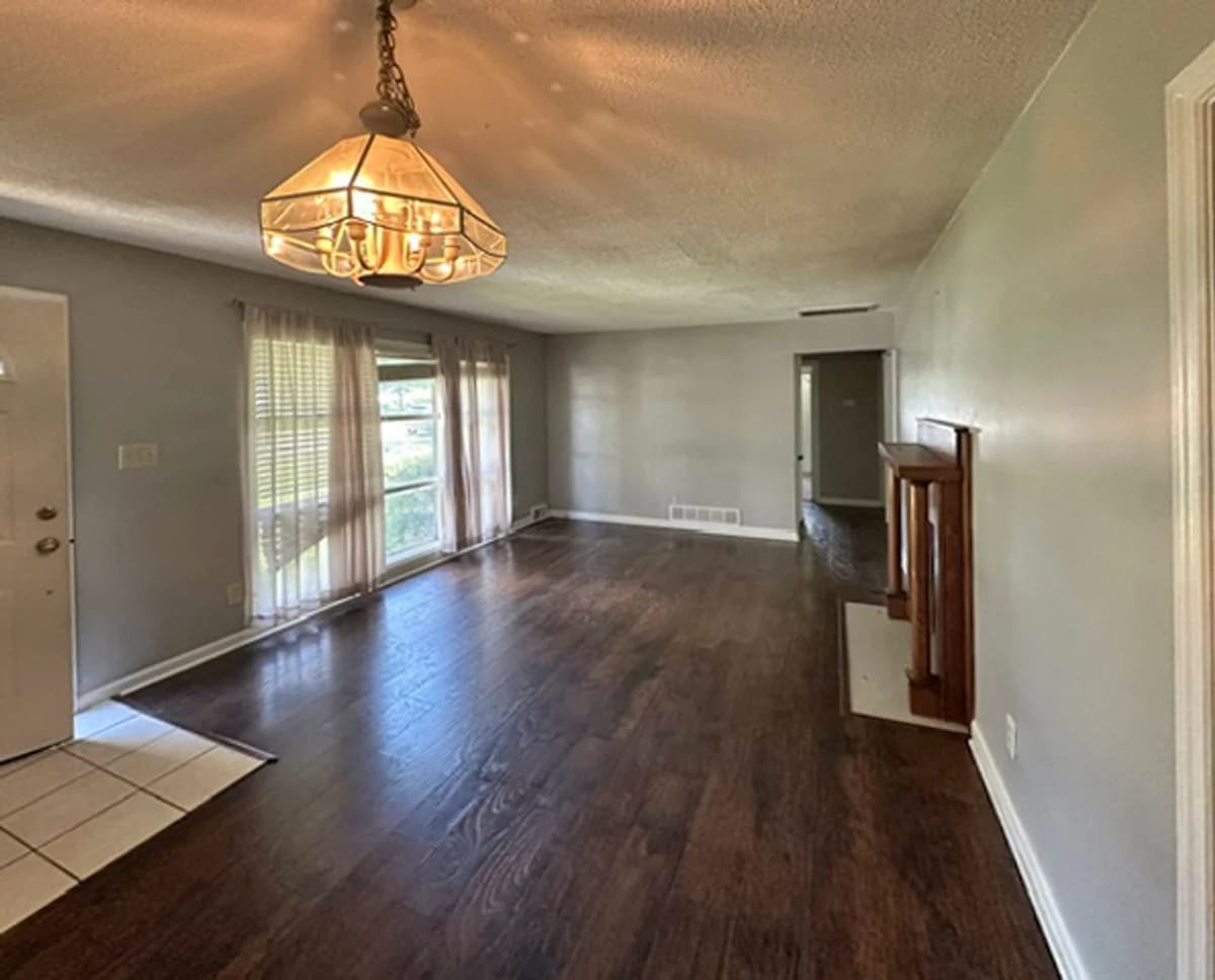 Lexington apartments for rent - Property image - 604 Cardinal Lane - 3