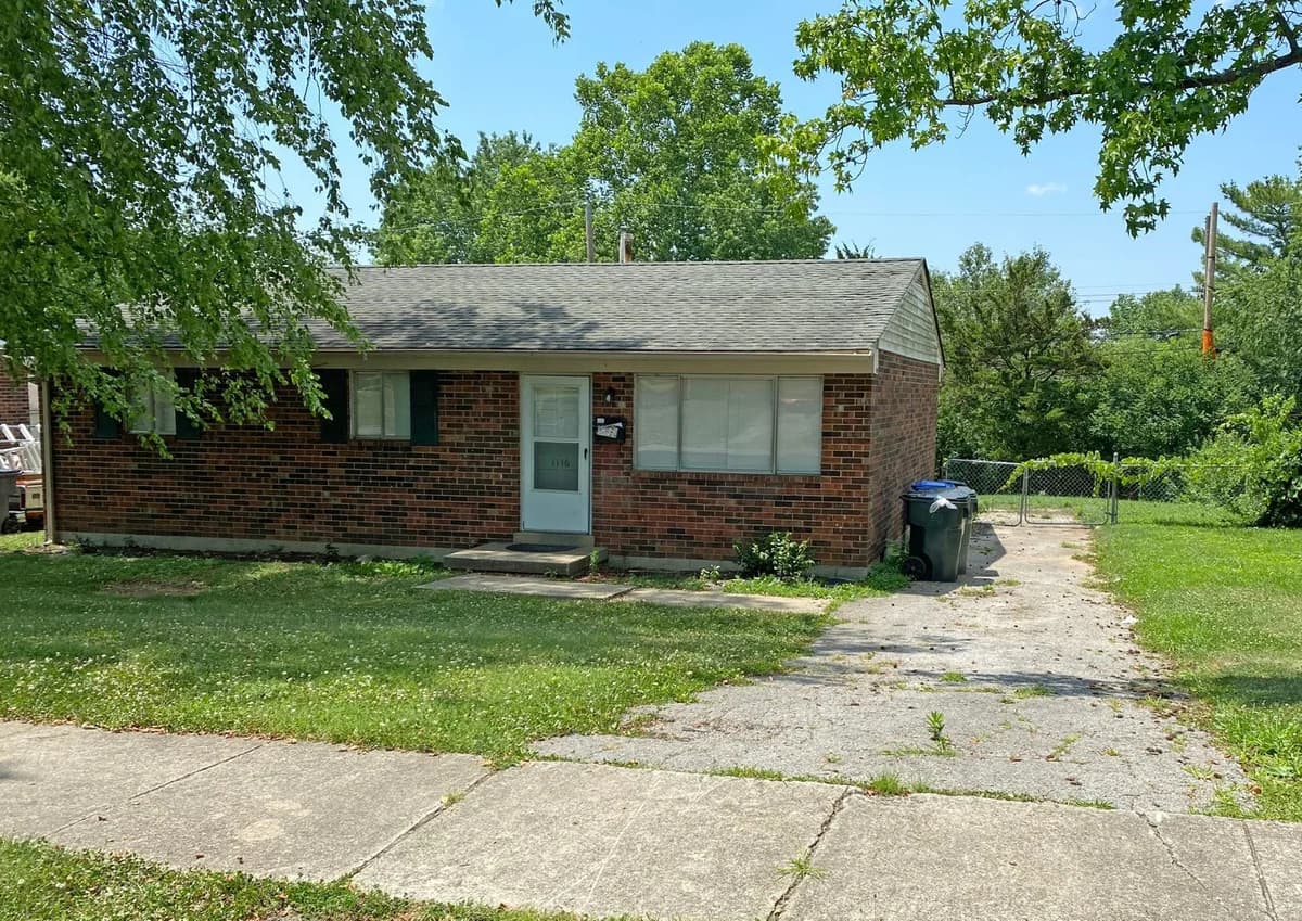 Lexington apartments for rent - Property image - 1116 Centurian Road - 2