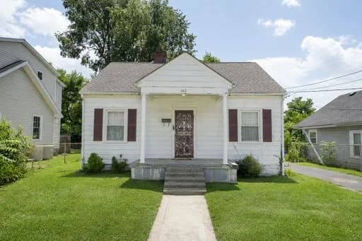Lexington apartments for rent - Property image - 642 Golfview Drive - 1
