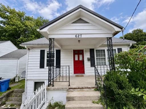 Lexington apartments for rent - Property image - 627 Golfview Drive - 1