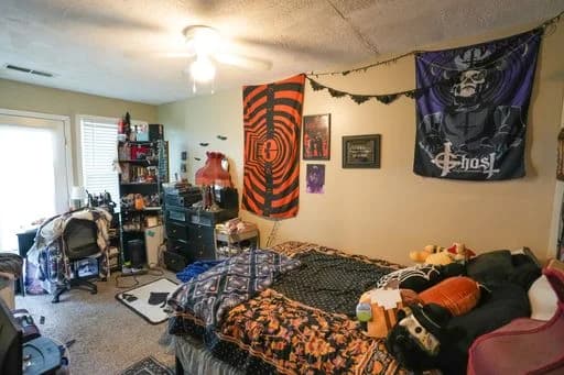 Lexington apartments for rent - Property image - 712 Golfview Drive - 2