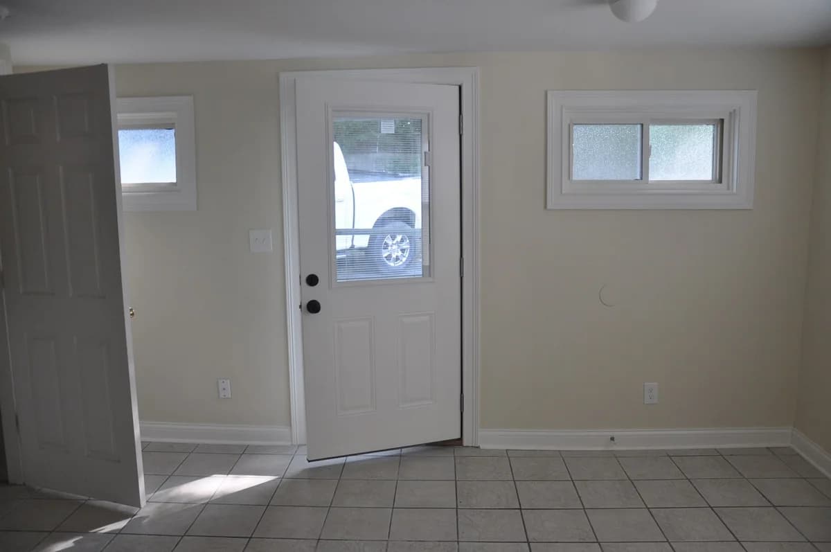 Lexington apartments for rent - Property image - 1211 Devonshire - 3