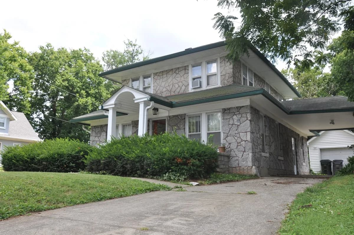 Lexington apartments for rent - Property image - 1080 Duncan Ave - 2