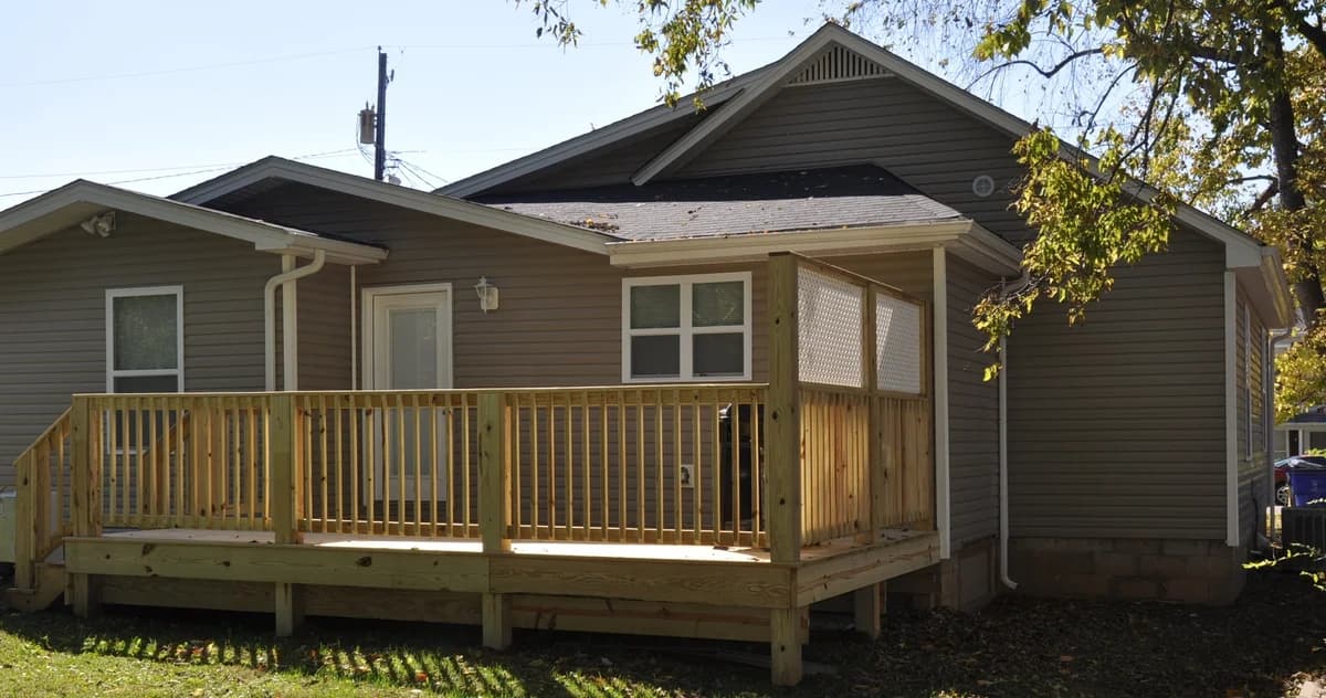 Lexington apartments for rent - Property image - 725 Addison Avenue - 2