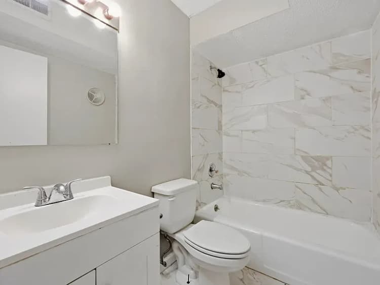Lexington apartments for rent - image - Cambridge Apartments - 20.webp
