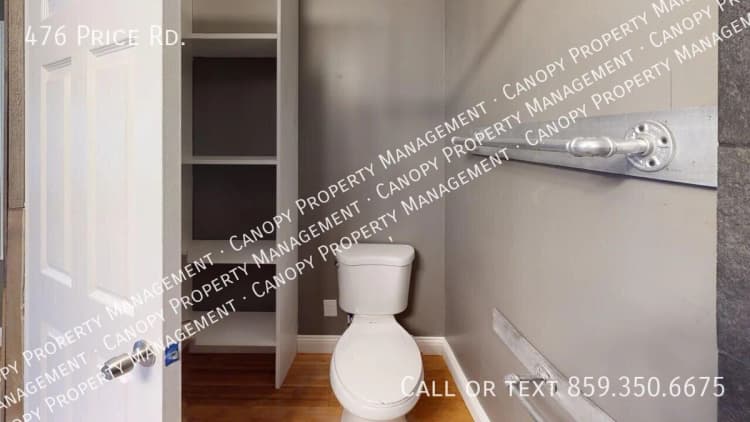 Lexington apartments for rent - image - 10_Price-Rd-476-Bathroom.jpg