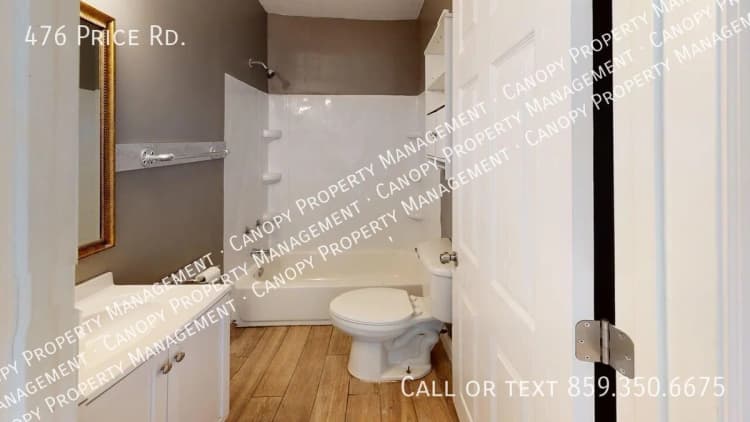 Lexington apartments for rent - image - 09_Price-Rd-476-Bathroom_1.jpg