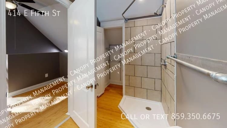 Lexington apartments for rent - image - 14_414-E-Fifth-St-Bathroom.jpg